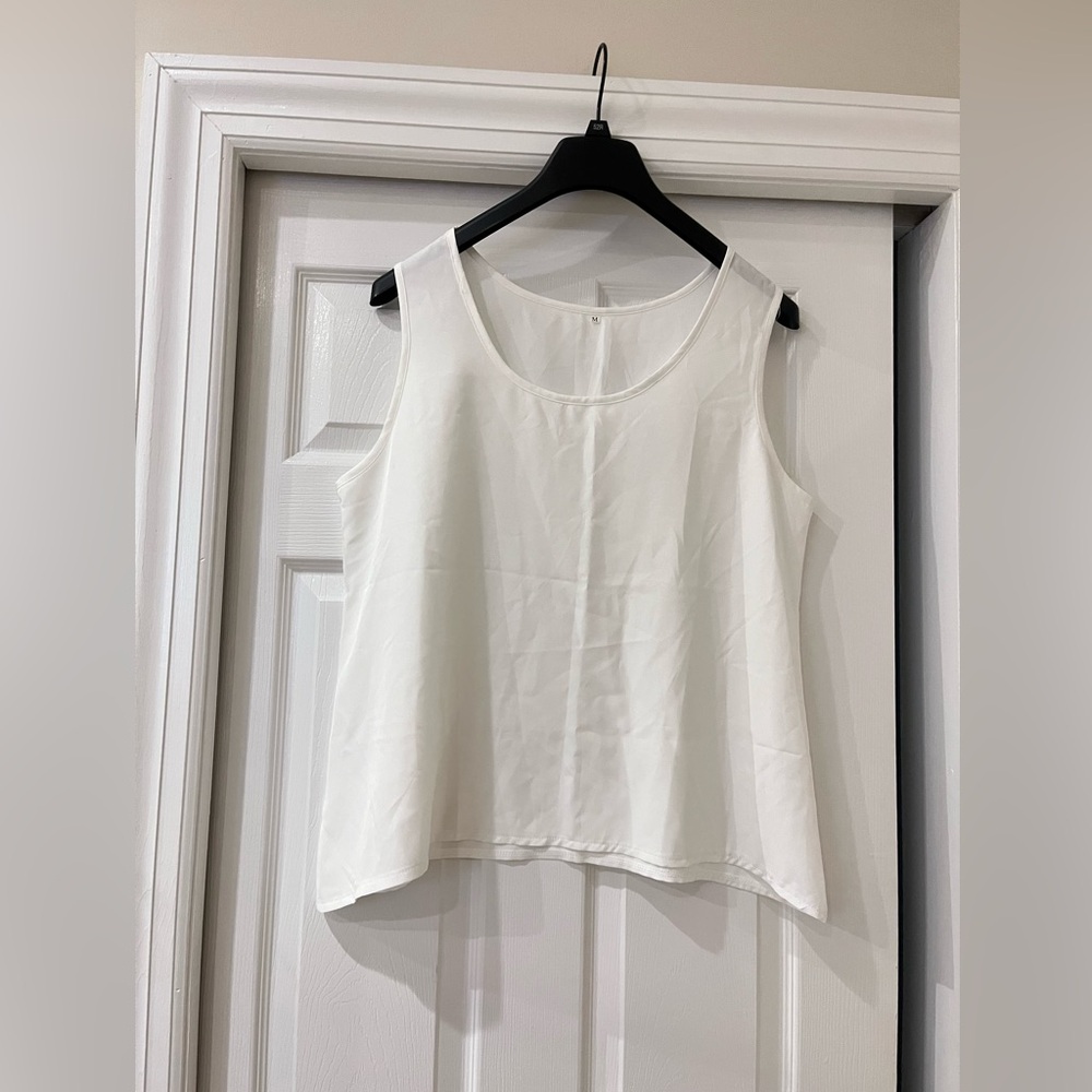 White Women’s Sleeveless Top